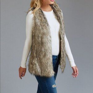 I.N. Studio Open Front Faux Fur Vest Sz L Sleeveless Sexy Chic Light Brown NWT